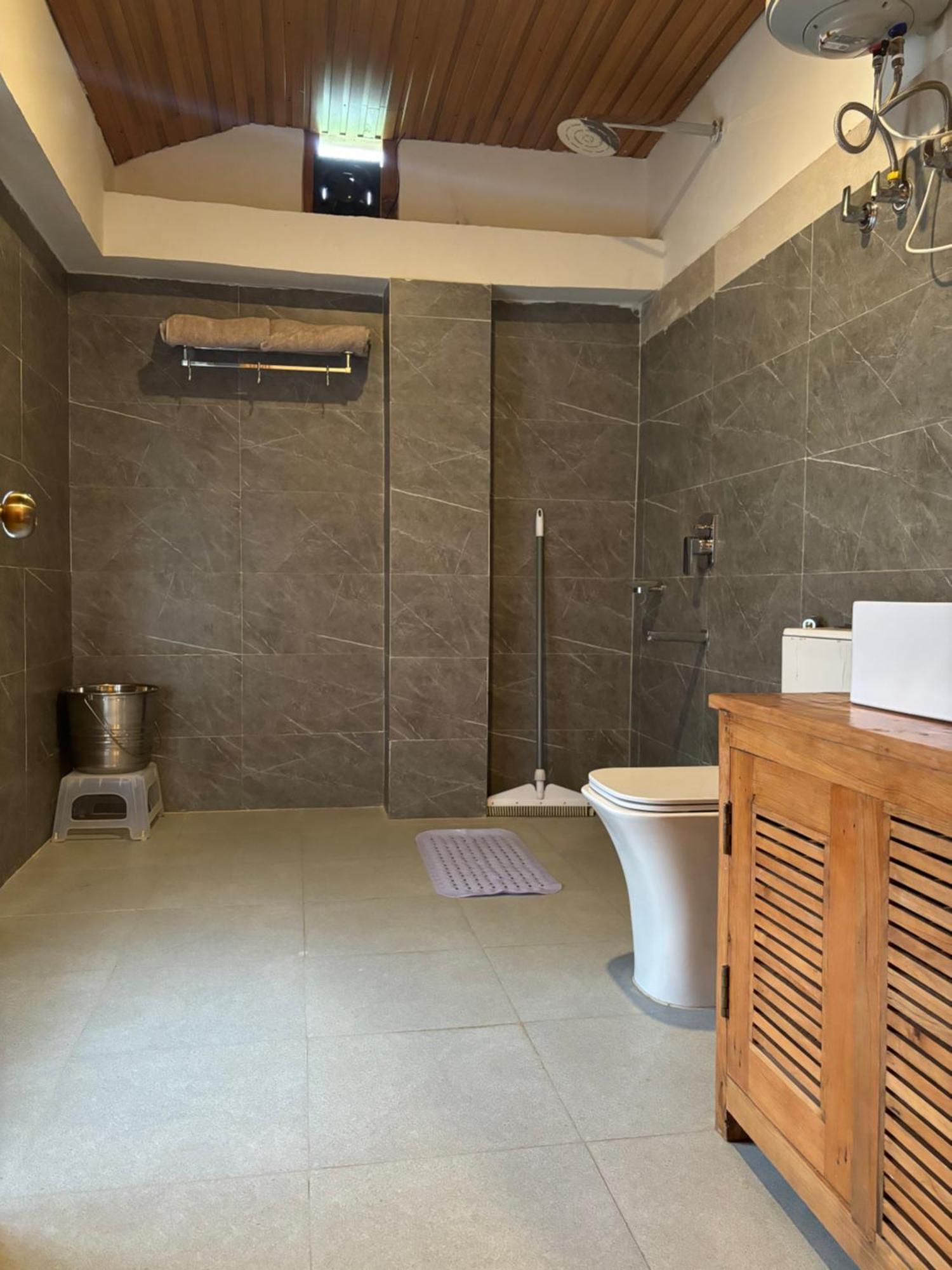Toshim Homestay Sangla Экстерьер фото